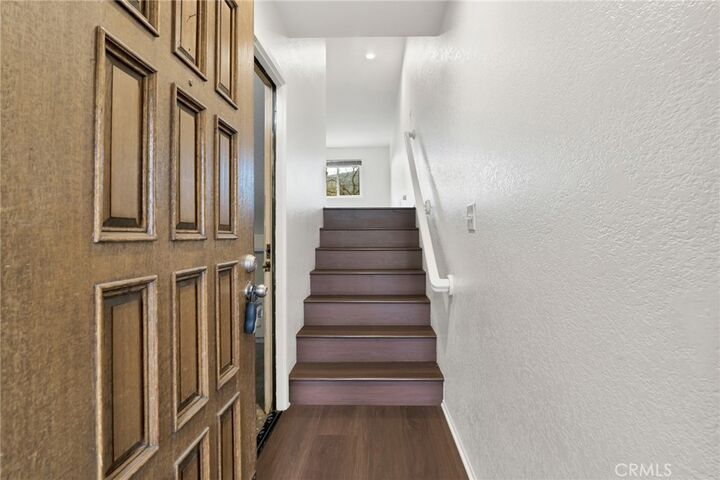 Property Photo:  29623 Strawberry Hill 1  CA 91301 