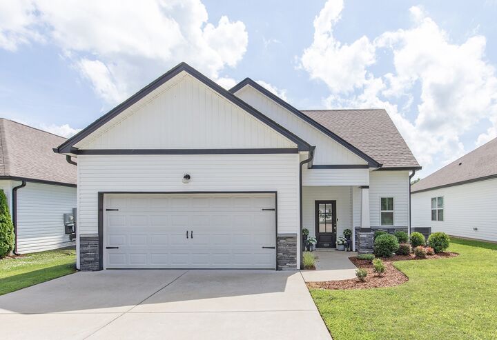 Property Photo:  129 Dimaggio Dr  TN 37172 