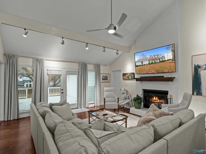 Property Photo: 105 Heatherwood Court AL 35758