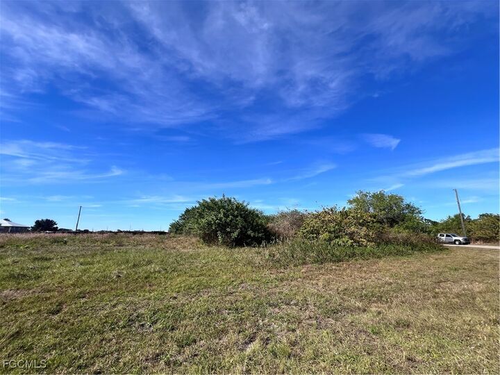 Property Photo:  7024 Rich Circle  FL 33935 