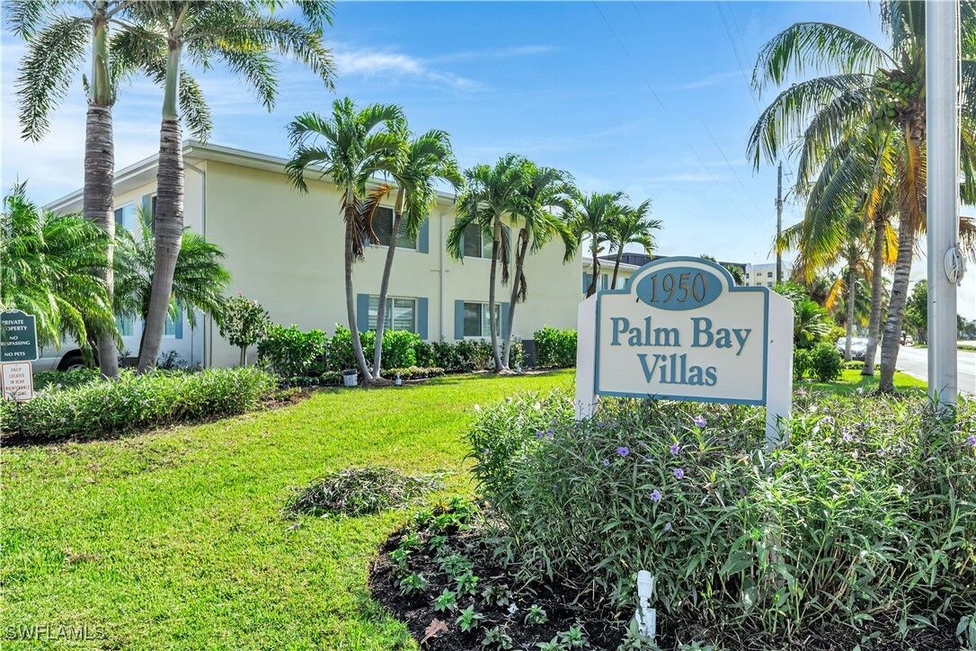 Property Photo:  1950 Gulf Shore Boulevard N 201  FL 34102 