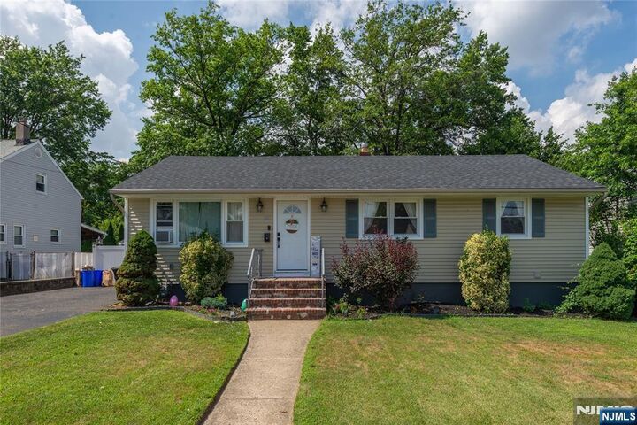 527 Lyster Avenue  Saddle Brook NJ 07663 photo