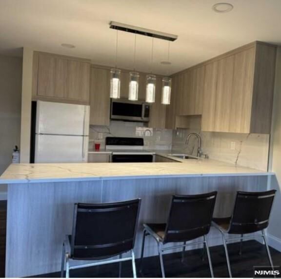 Property Photo: 95 N Maple Avenue 2095 NJ 07656