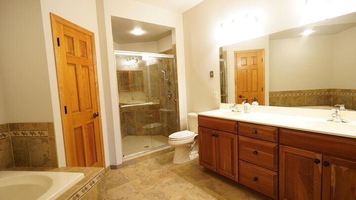 Property Photo:  5250 Grandview Square 2212  MN 55436 