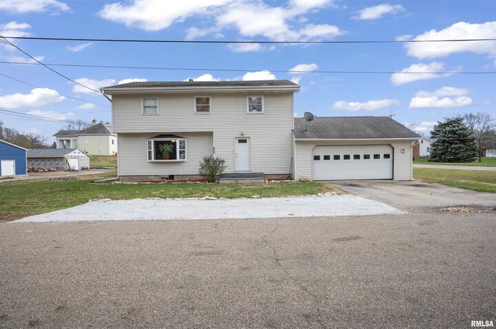 Property Photo: 400 Oregon Street IL 61611