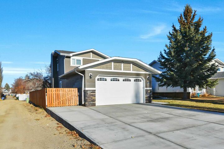 Property Photo: 68 Roland Street AB T4P 3K9