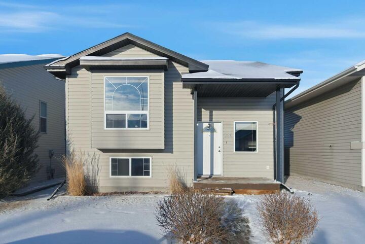 256 Deschner Close  Red Deer AB T4R 3C2 photo