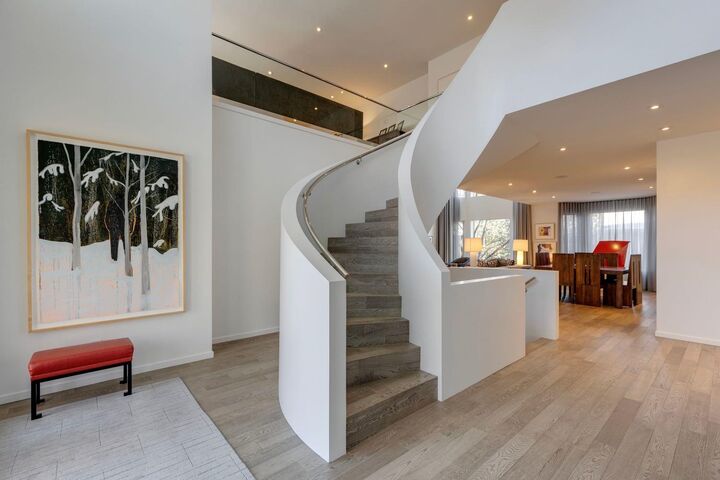 Property Photo:  329 11 Street NW  AB T2N 1X2 