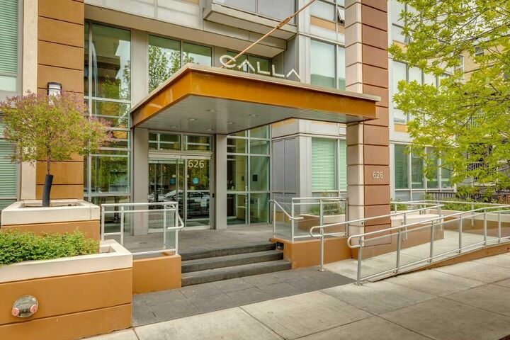 Property Photo: 626 14 Avenue SW 905 AB T2R 0X4