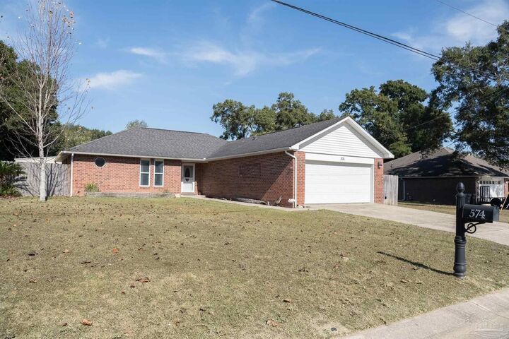 Property Photo: 574 Ard Dr FL 32526