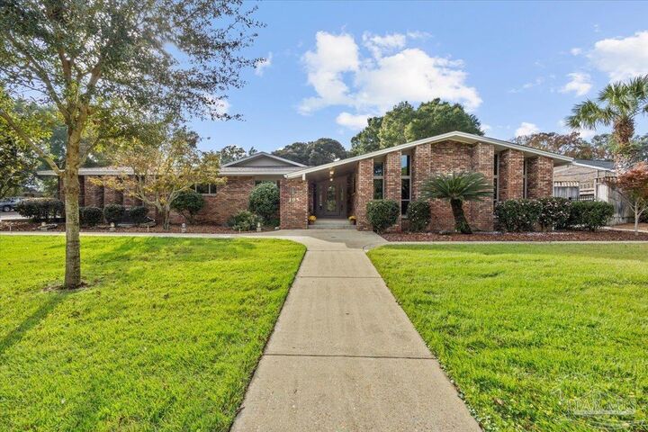 205 Silverthorn Dr  Gulf Breeze FL 32561 photo