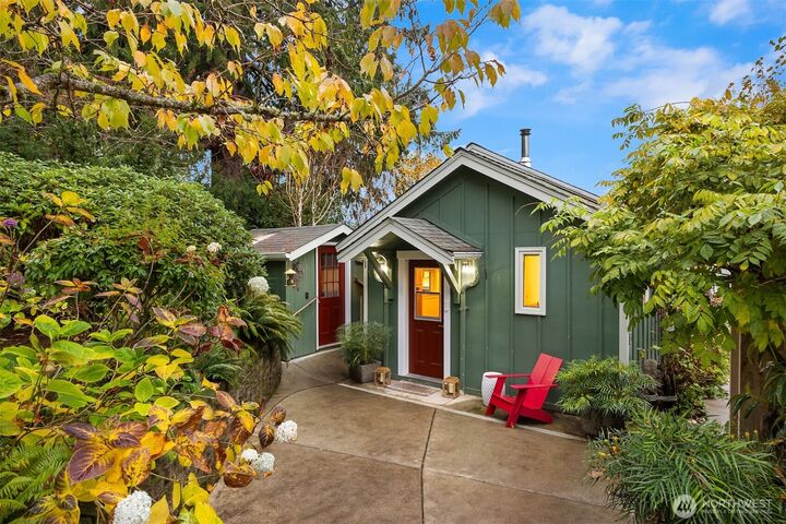 Property Photo: 9986 NE Ewing Street WA 98110