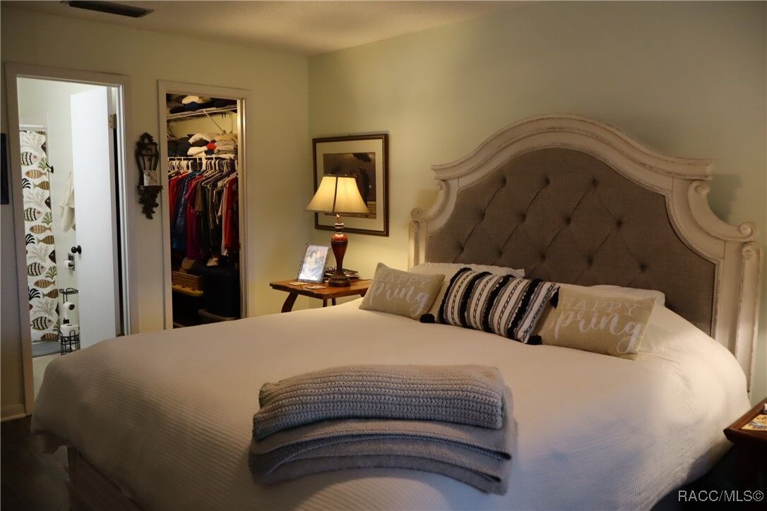 Property Photo:  2400 Forest Drive 204  FL 34453 