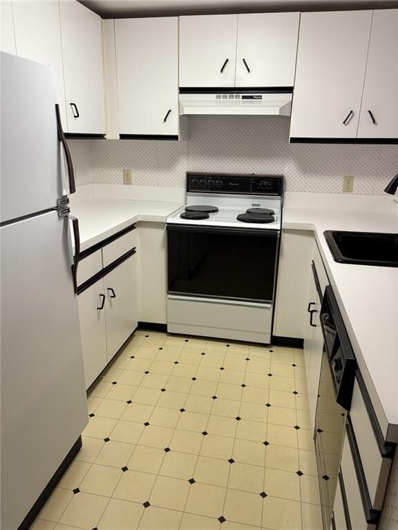 Property Photo:  200 Woodlawn Avenue 201  RI 02904 