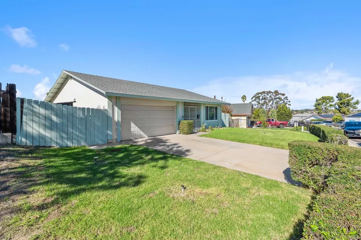 Property Photo: 292 Lausanne Dr CA 92114