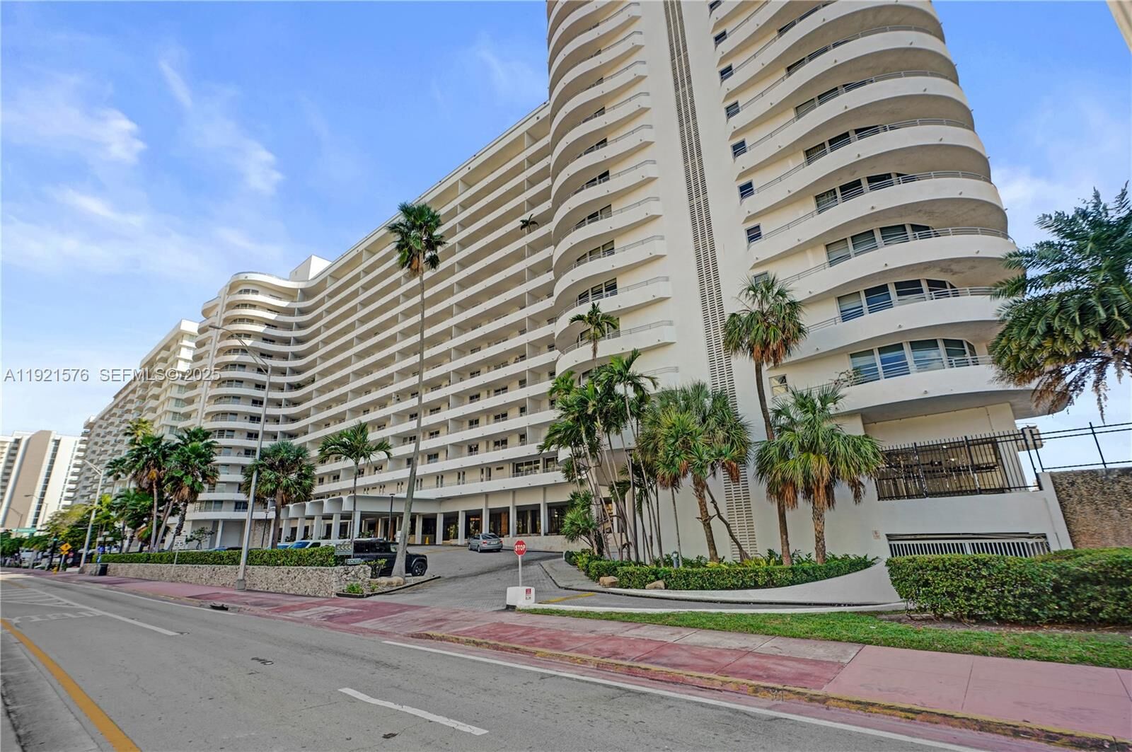 Property Photo:  5555 Collins Avenue 3C  FL 33140 
