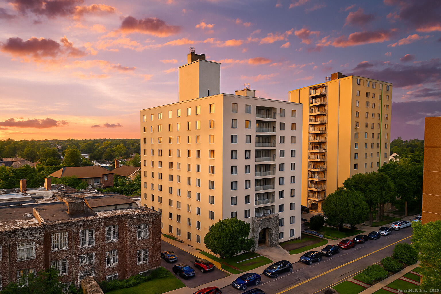 Property Photo: 30 Glenbrook Road Apt 6D CT 06902