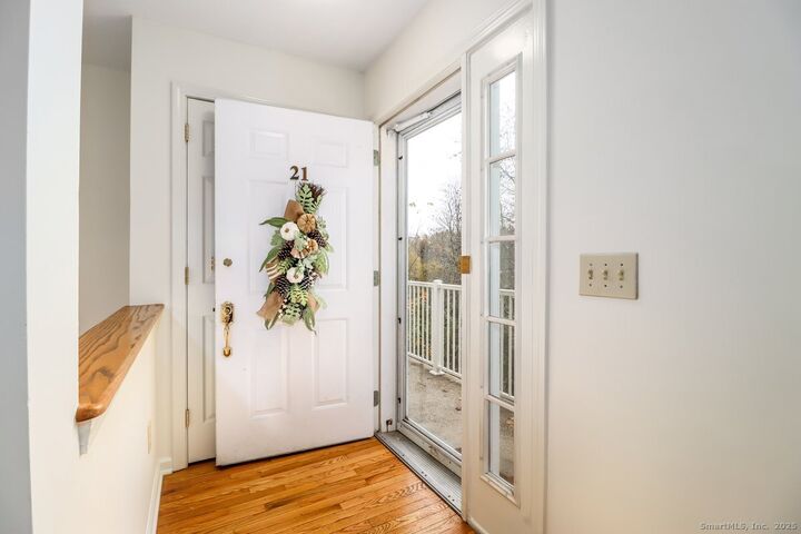 Property Photo: 633 Danbury Road Apt 21 CT 06877