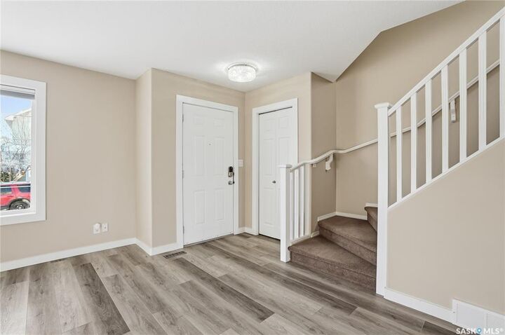 Property Photo: 154 Blakeney Crescent SK S7L 7N4