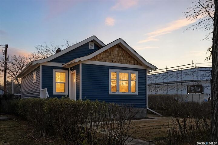 Property Photo:  1214 B Avenue N  SK S7L 1G3 