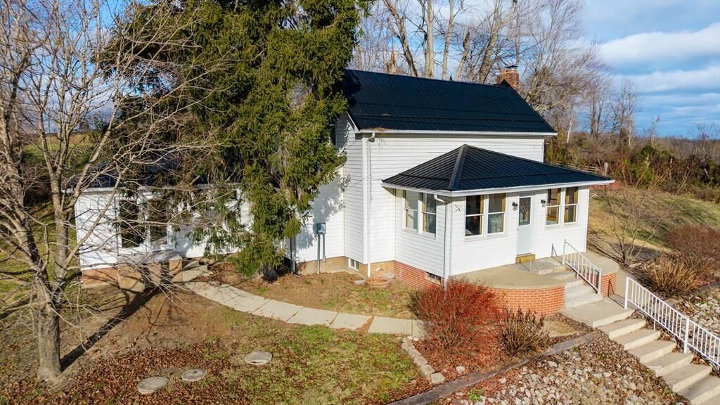 Property Photo: 2417 Glenroy Road OH 45692