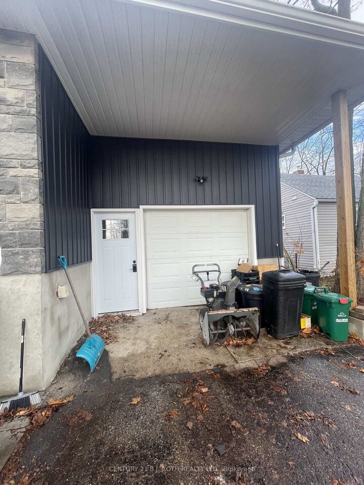 Photo de la propriété: 56 Olive Crescent ON L3V 1G1