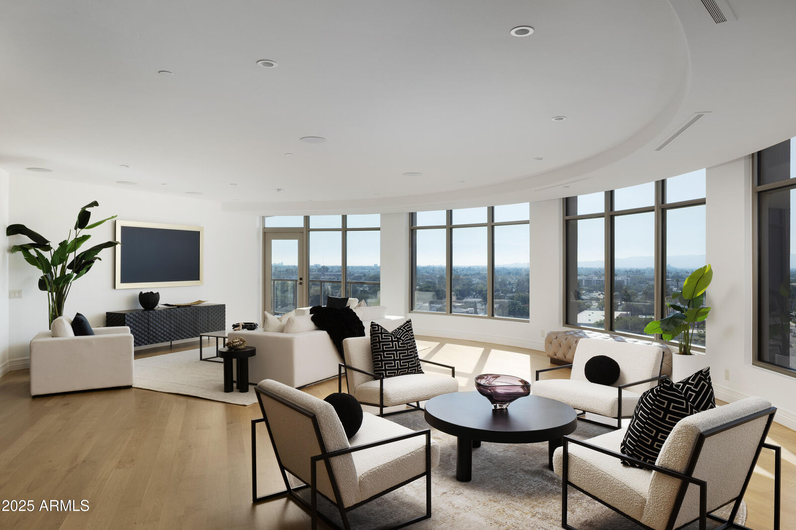 Property Photo: 2402 E Esplanade Lane 902 AZ 85016