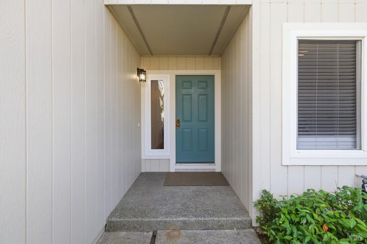 Property Photo:  679 Lobelia Court  CA 95476 