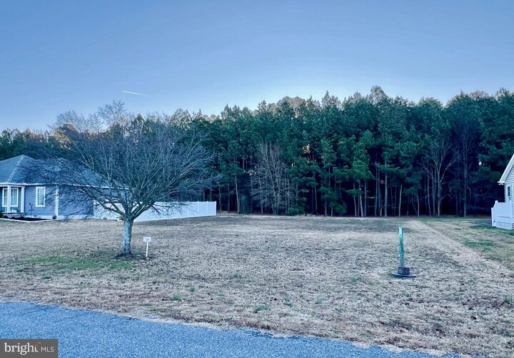 Property Photo: 319 E 6th Street DE 19973