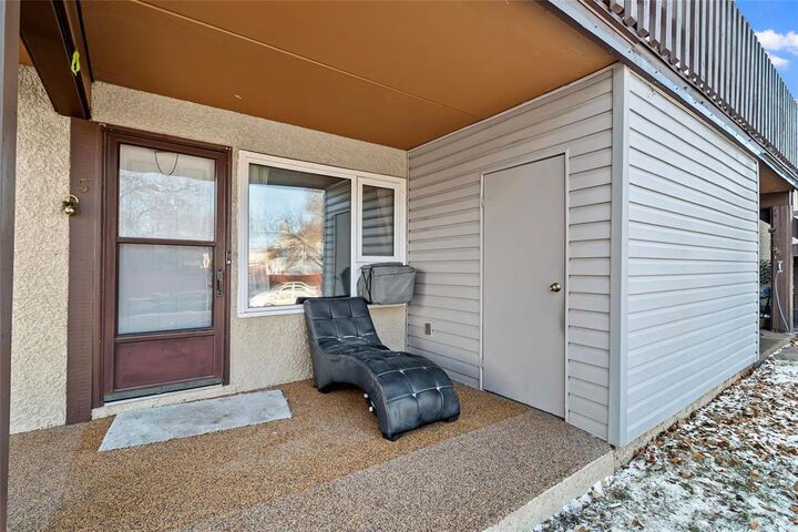 Property Photo:  50 Paddington Road  MB R2N 1P7 