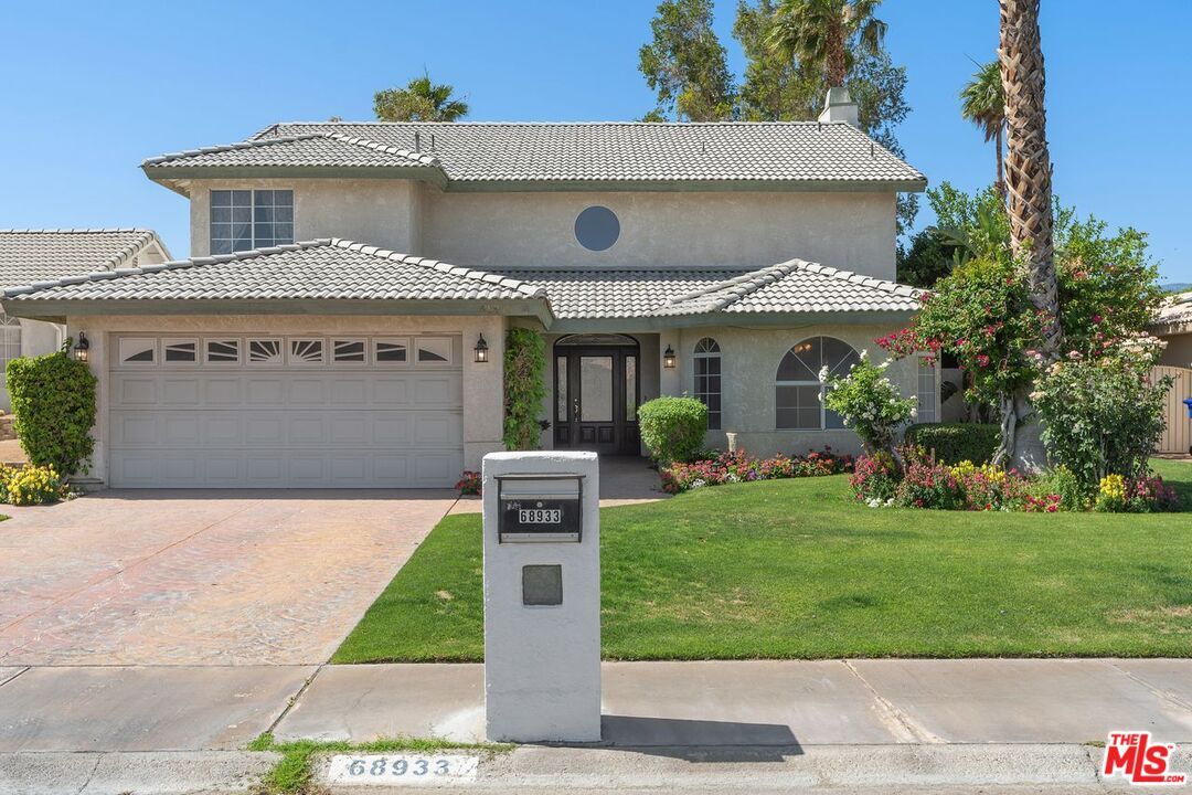 Property Photo:  68933 Risueno Rd  CA 92234 