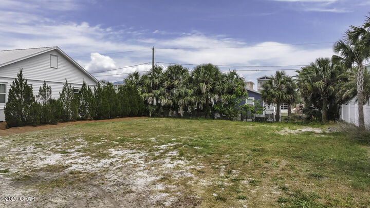 Property Photo: 107 42nd Street FL 32456