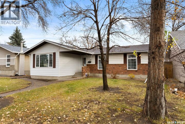 Property Photo: 129 N McCarthy Boulevard SK S4R 5S2