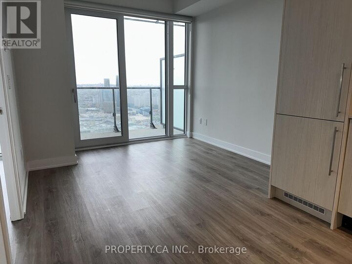 Property Photo:  430 Square One Drive 4002  ON L5B 0L6 