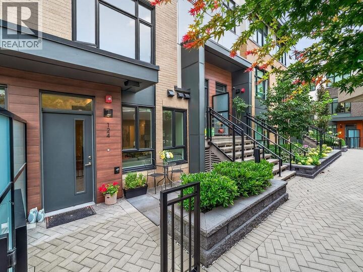 Property Photo: 2035 Glenaire Drive 124 BC V7P 1Y2