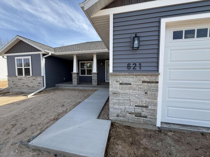 Property Photo:  621 Amberwood Way  WI 54467 