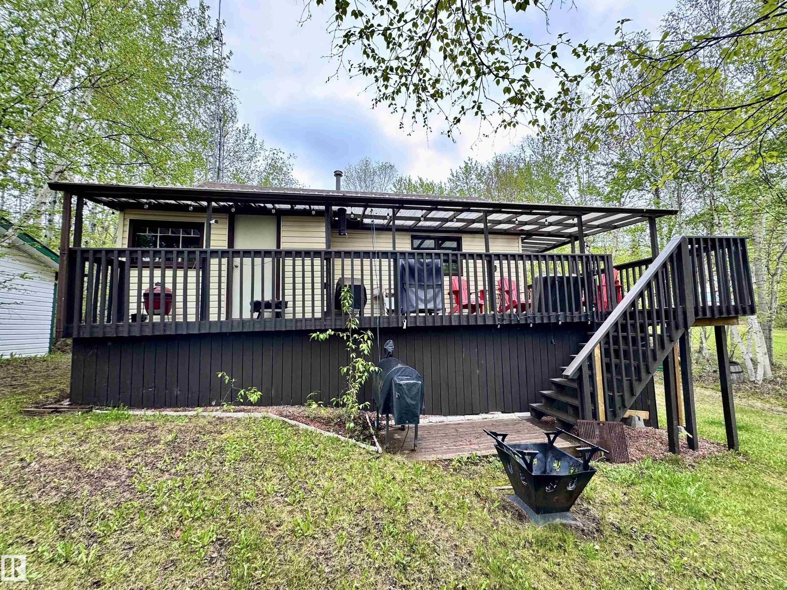 Property Photo:  131 Sandy Beach Avenue  AB T0B 4K0 