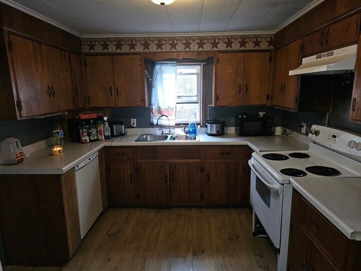 Property Photo:  19504 Ridge Ave  VA 23410 