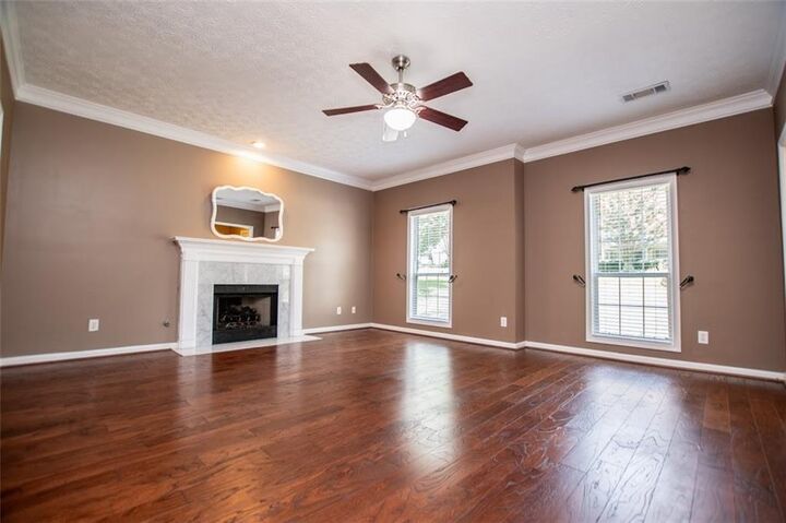 Property Photo:  955 Pointers Way  GA 30043 