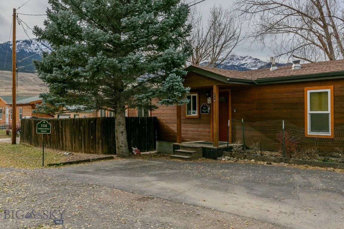 Property Photo:  114 Yellowstone Street  MT 59030 