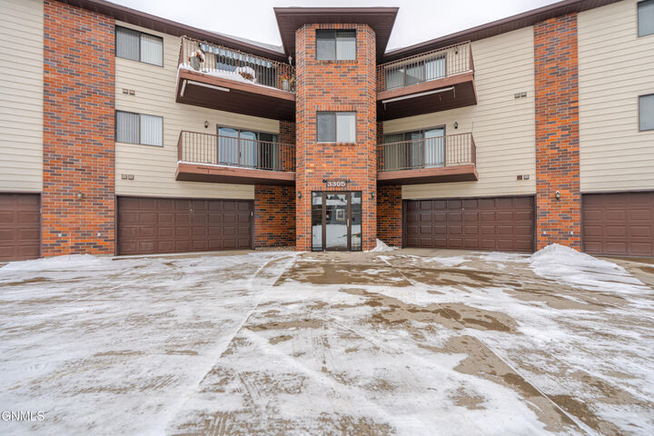 Property Photo:  3305 Montreal Street 202  ND 58503 