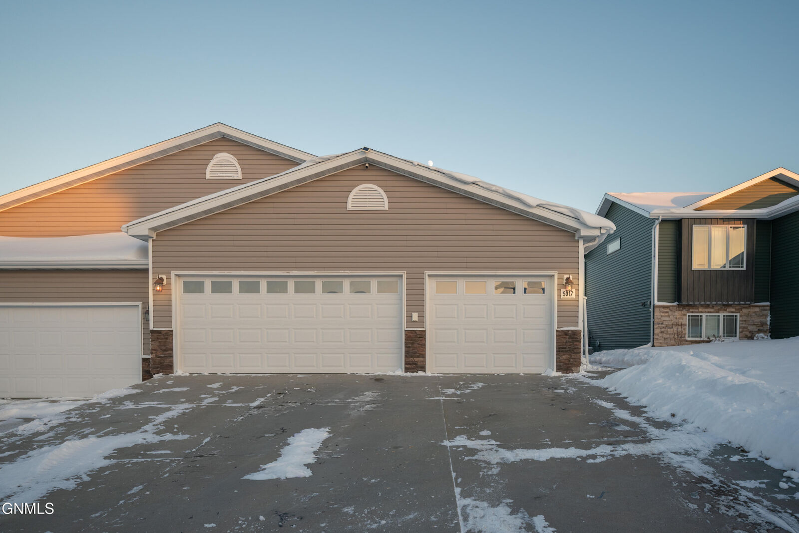 Property Photo:  5017 Hudson Street  ND 58503 