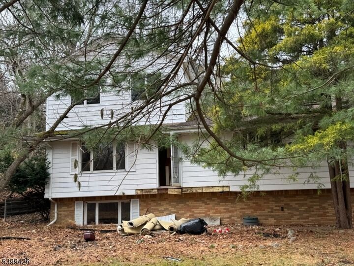 Property Photo:  185 Kakeout Rd  NJ 07405 