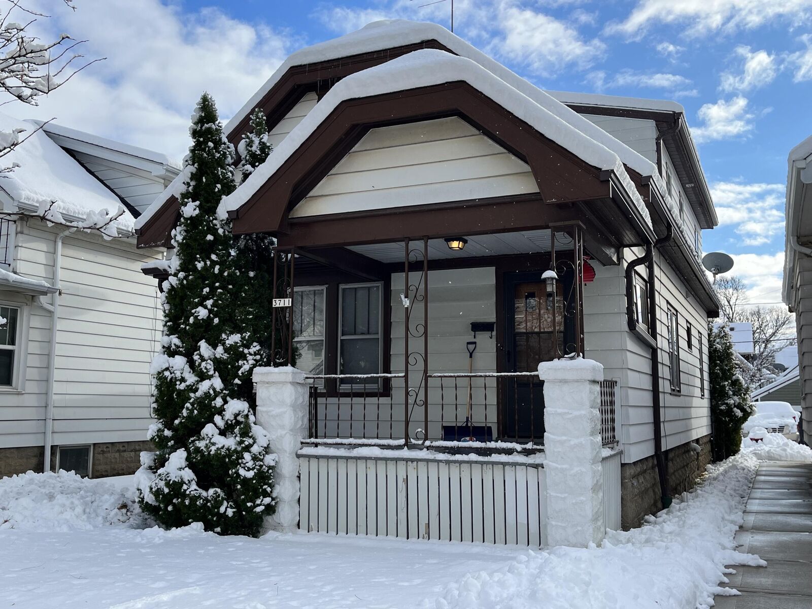 Property Photo: 3711 W Orchard St WI 53215