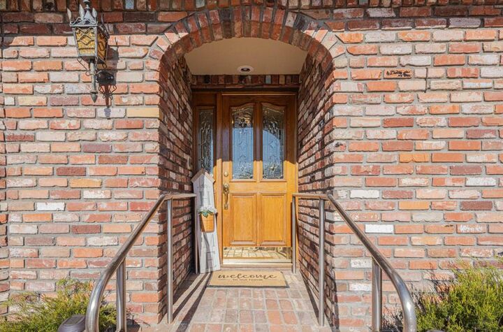 Property Photo: 1527 Atherton Way CA 93906