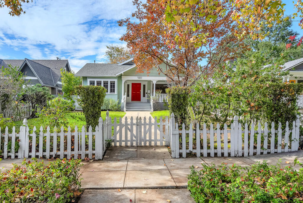 Property Photo:  1403 N Orange Grove Avenue  CA 90046 