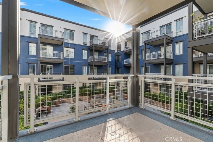 Property Photo:  150 The Promenade N 202  CA 90802 
