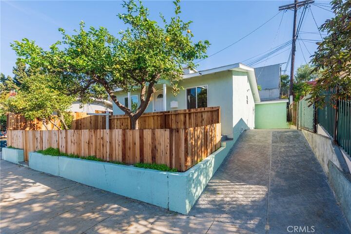 Property Photo:  1680 S Rimpau Boulevard  CA 90019 