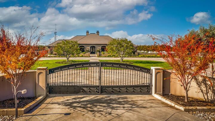 Property Photo:  22215 N Devries Road  CA 95242 