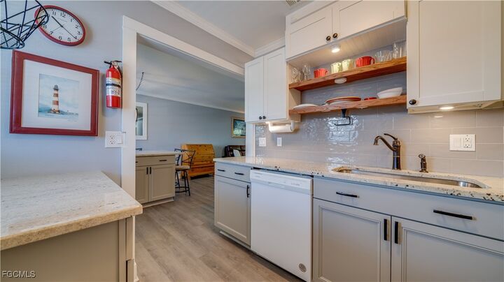 Property Photo:  1115 Tropic Terrace Fl  FL 33903 